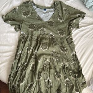 Old Navy Green Floral Midi Dress
